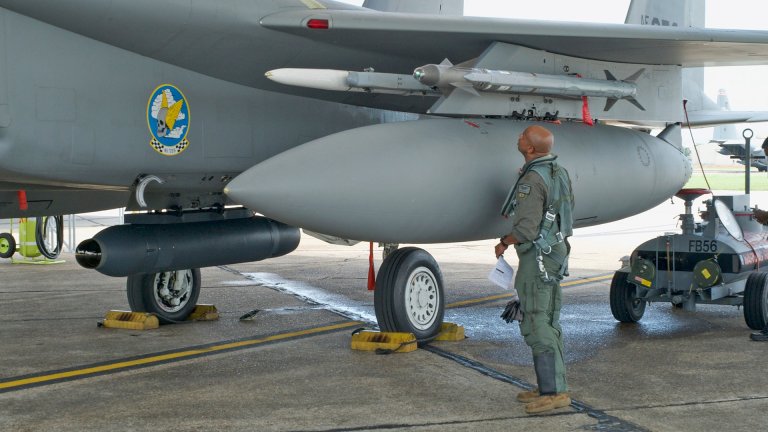 F-15 Uses New Infrared Search And Track Pod To Shoot Down Target With AIM-9X Sidewinder